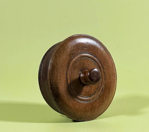 AN 18TH CENTURY SPICE BOX - ADDITIONAL PHOTO 1