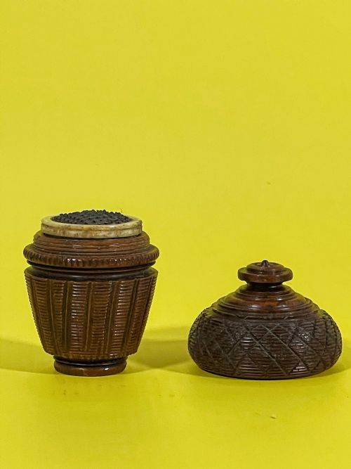 ANTIQUE COQUILLA NUTMEG GRATER - ADDITIONAL PHOTO 2