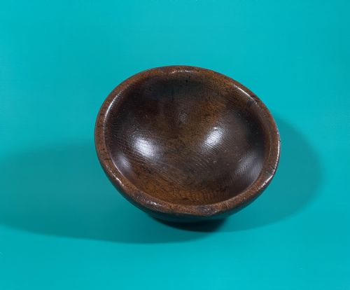 A GEORGIAN OAK BOWL VERY GOOD COLOUR AND PATINA - ADDITIONAL PHOTO 1