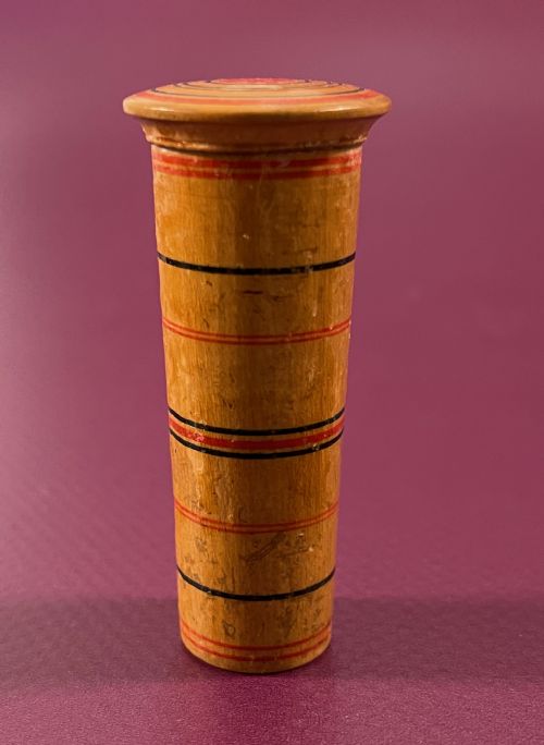 ANTIQUE TUNBRIDGE WARE THIMBLE COTTON HOLDER - ADDITIONAL PHOTO 3