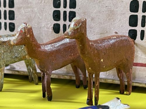 ANTIQUE PAINTED NOAHS ARK WITH FIGURES AND ANIMALS - ADDITIONAL PHOTO 5