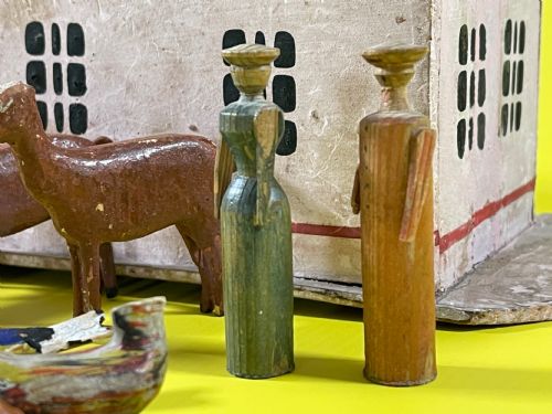 ANTIQUE PAINTED NOAHS ARK WITH FIGURES AND ANIMALS - ADDITIONAL PHOTO 8
