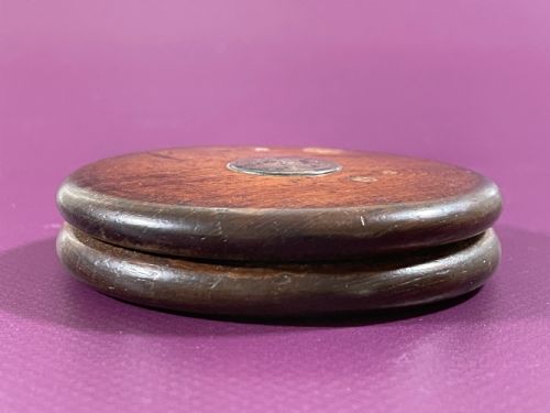 ANTIQUE SCOTTISH OAK SNUFF BOX WITH PROVENANCE - ADDITIONAL PHOTO 2