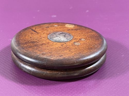 ANTIQUE SCOTTISH OAK SNUFF BOX WITH PROVENANCE - ADDITIONAL PHOTO 4