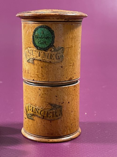 A RARE MINIATURE SPICE TOWER NUTMEG GRATER TUNBRIDGE - ADDITIONAL PHOTO 2