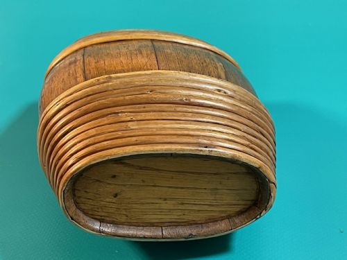 AN ANTIQUE SPIRIT BARREL OR FLASK - ADDITIONAL PHOTO 3