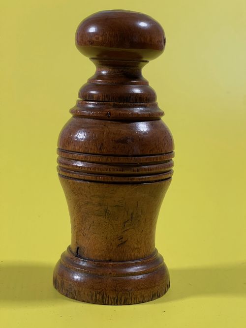 AN ANTIQUE SPICE MORTARGRINDER - ADDITIONAL PHOTO 2