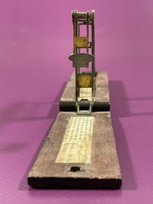 ANTIQUE TRAVELLING SOVEREIGN SCALES MAHOGANY CASED - ADDITIONAL PHOTO 1