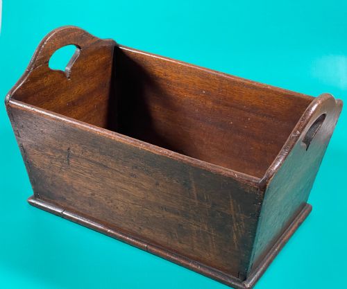 AN UNUSUAL BREAD OR DOUGH HOLDER - ADDITIONAL PHOTO 3