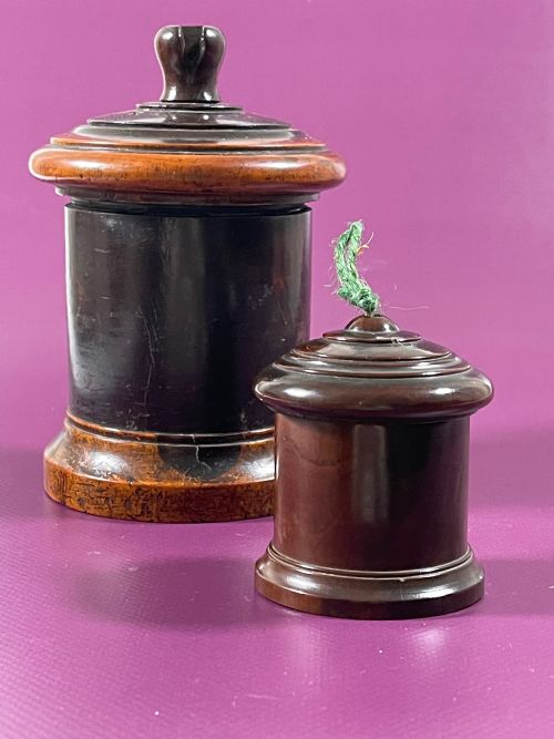 A SMALL ANTIQUE LIGNUM VITAE STRING BOX - ADDITIONAL PHOTO 5