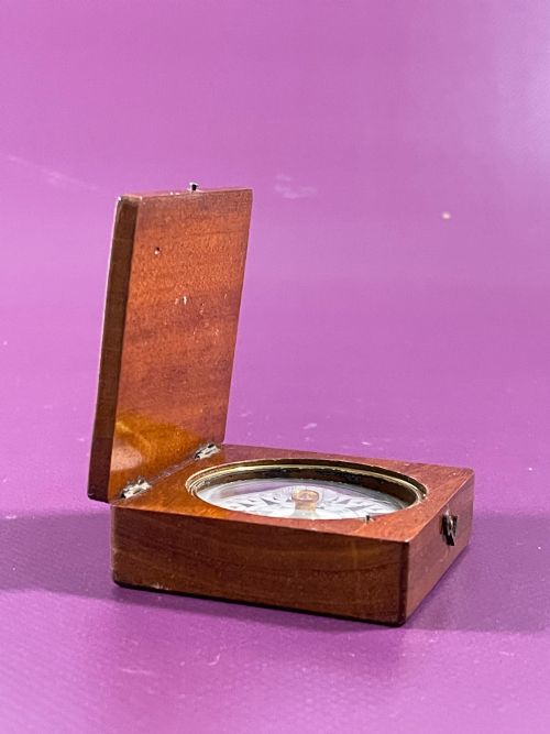 ANTIQUE POCKET COMPASS - ADDITIONAL PHOTO 1