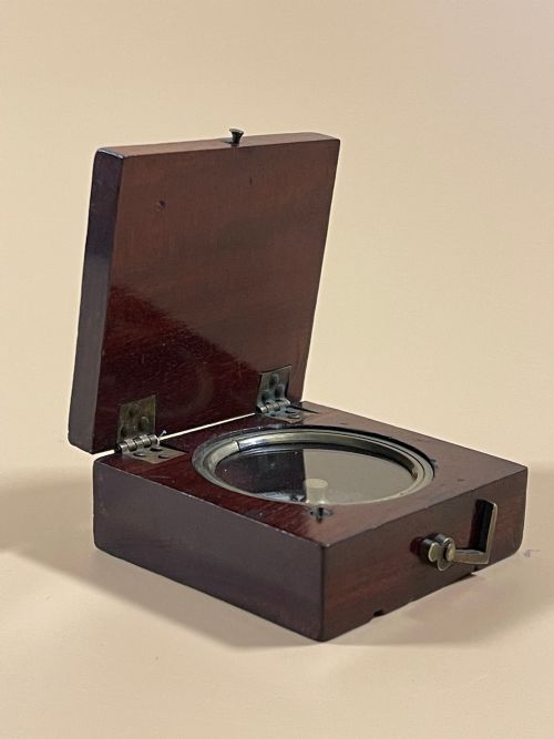 ANTIQUE EXPLORERS COMPASS - ADDITIONAL PHOTO 11
