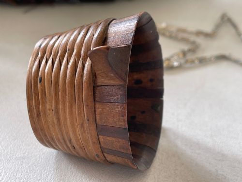 A SMALL ANTIQUE SCOTTISH BICKER DRINKING VESSEL - ADDITIONAL PHOTO 4