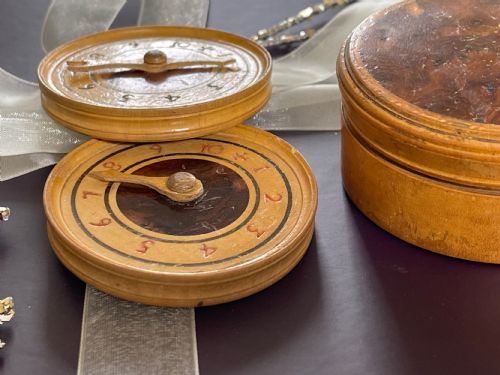 ANTIQUE GEORGIAN TUNBRIDGE WARE GAMES SCORERS BOX - ADDITIONAL PHOTO 5