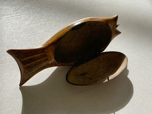ANTIQUE SNUFF BOX FISH SHAPED - ADDITIONAL PHOTO 2