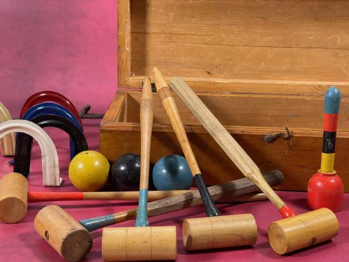 A SMALL ANTIQUE INDOOR CROQUET GAME - ADDITIONAL PHOTO 3