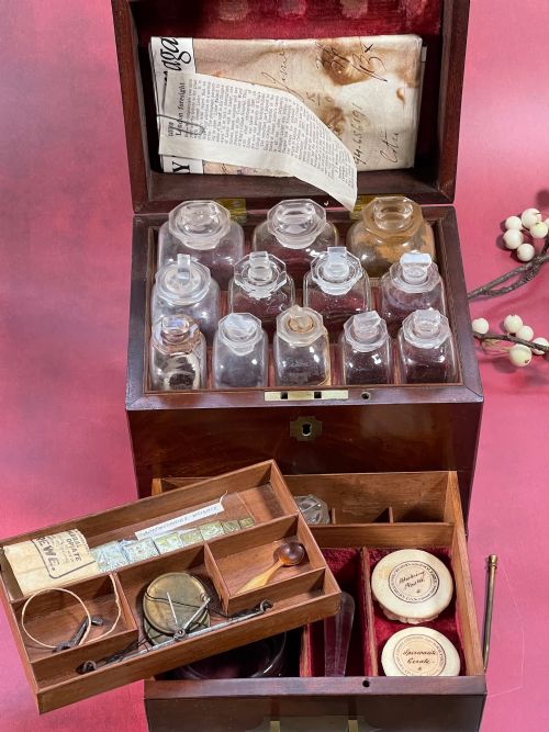 antique victorian mahogany apothecary box or chest - CATEGORY: ANTIQUE BOXES - DATED 19TH CENTURY