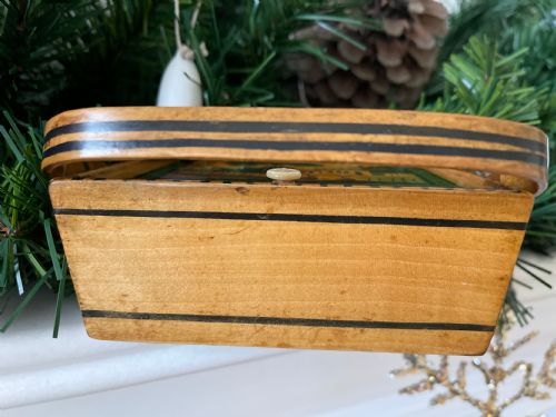 ANTIQUE SEWING PANNIER PAINTED WHITEWOOD - ADDITIONAL PHOTO 1