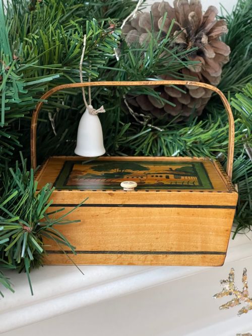 ANTIQUE SEWING PANNIER PAINTED WHITEWOOD - ADDITIONAL PHOTO 5