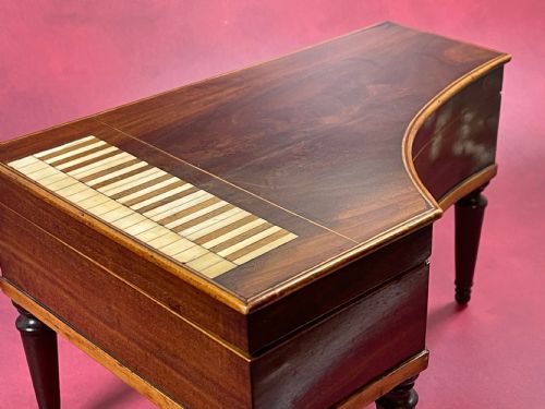ANTIQUE PIANO SHAPED BOX GREAT JEWELLERY BOX - ADDITIONAL PHOTO 5