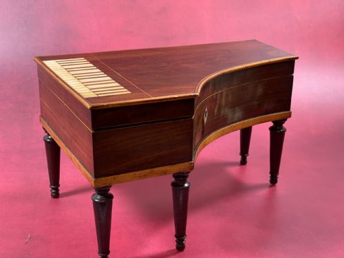 ANTIQUE PIANO SHAPED BOX GREAT JEWELLERY BOX - ADDITIONAL PHOTO 6
