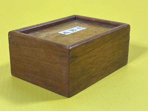 ANTIQUE ALPHABET SPELLING BOX INCLUDING BONE LETTER TILES - ADDITIONAL PHOTO 4