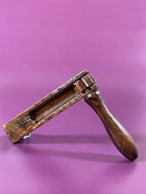 ANTIQUE TREEN CHILD'S BIRD SCARER - ADDITIONAL PHOTO 6