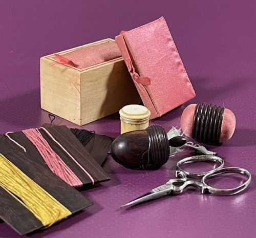 A GEORGIAN ROSEWOOD SEWING BOX WITH CONTENTS GREAT SIZE - ADDITIONAL PHOTO 6