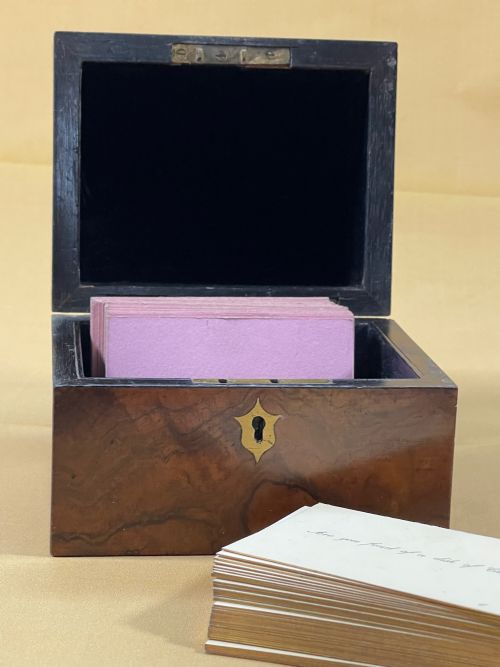 A SET OF ANTIQUE CONVERSATION CARDS GOLD RIMMED QUESTION ANSWER CARDS - ADDITIONAL PHOTO 6