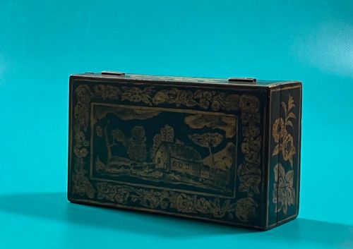 A GEORGIAN PENWORK BOX WITH SOME CONTENTS - ADDITIONAL PHOTO 5