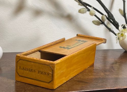 AN ANTIQUE LADIES PEN BOX - ADDITIONAL PHOTO 2