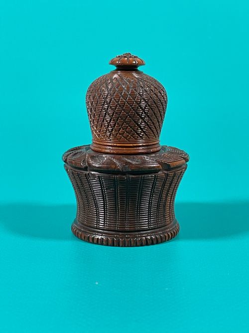 antique treen table nutmeg grater - CATEGORY: ANTIQUE MISCELLANEOUS - DATED 19TH CENTURY