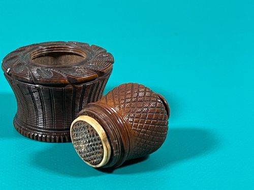 ANTIQUE TREEN TABLE NUTMEG GRATER - ADDITIONAL PHOTO 2