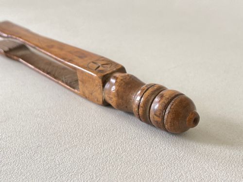 AN UNUSUAL PAIR OF ANTIQUE TREEN TONGS - ADDITIONAL PHOTO 2