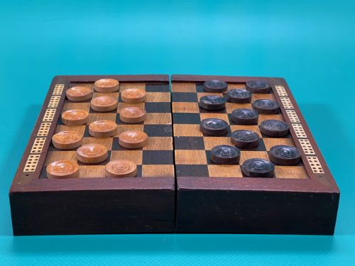 ANTIQUE TRAVELLING DRAUGHTS GAMES BOX ALL THE WOODEN COUNTERS ARE PRESENT - ADDITIONAL PHOTO 11