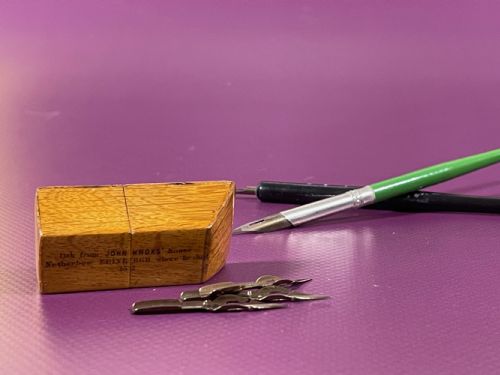 A RARE OAK NIB BOX FROM THE HOUSE OF JOHN KNOX - ADDITIONAL PHOTO 8