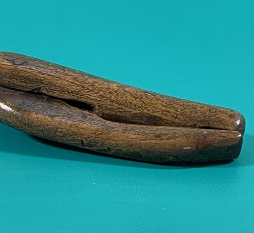 AN UNUSUAL TREEN ENGLISH LEVER NUTCRACKER - ADDITIONAL PHOTO 2