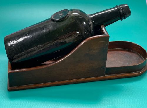 A GEORGIAN MAHOGANY WINE BOTTLE SLOPE OR CRADLE - ADDITIONAL PHOTO 8