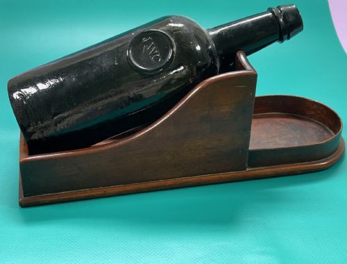 A GEORGIAN MAHOGANY WINE BOTTLE SLOPE OR CRADLE - ADDITIONAL PHOTO 9