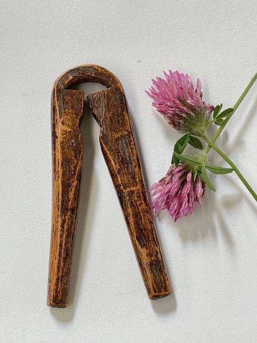 ANTIQUE ENGLISH ASH WOOD NUTCRACKER - ADDITIONAL PHOTO 3