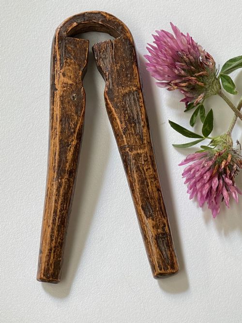 ANTIQUE ENGLISH ASH WOOD NUTCRACKER - ADDITIONAL PHOTO 6