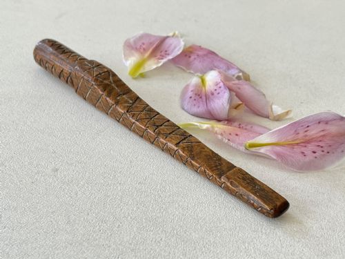 AN 18TH CENTURT ANTIQUE TREEN KNITTING SHEATH - ADDITIONAL PHOTO 6