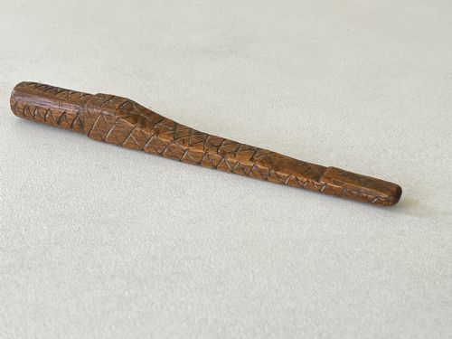 AN 18TH CENTURT ANTIQUE TREEN KNITTING SHEATH - ADDITIONAL PHOTO 11