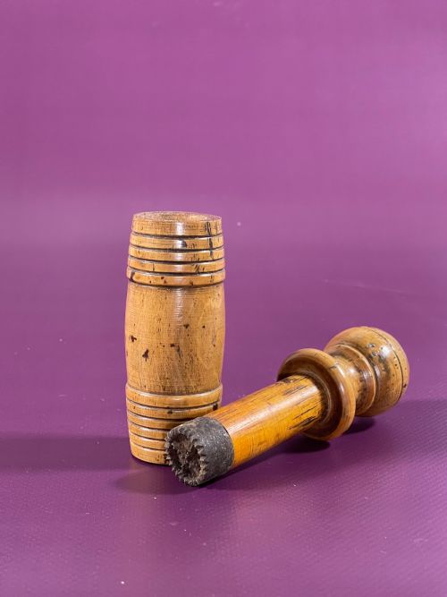 AN ANTIQUE TREEN APOTHECARY SNUFF MORTAR PESTLE FROM DR RECKLESS COLLECTION - ADDITIONAL PHOTO 3