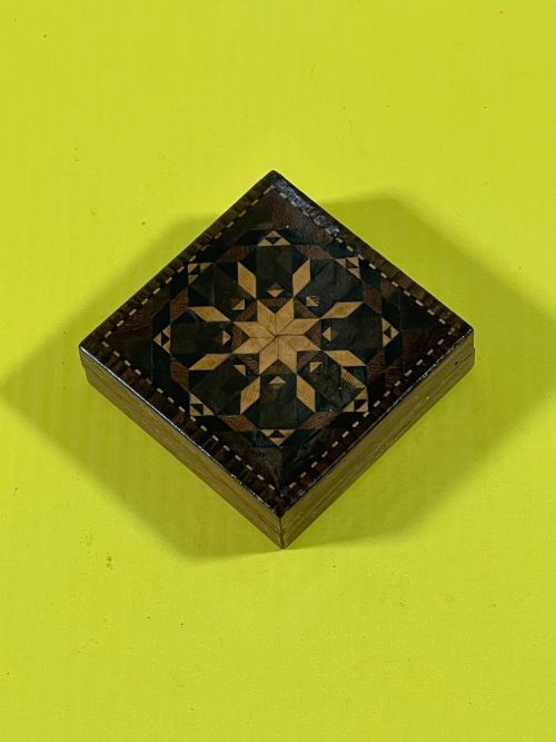 antique treen tangram puzzle tunbridge ware - CATEGORY: ANTIQUE MISCELLANEOUS - DATED 19TH CENTURY