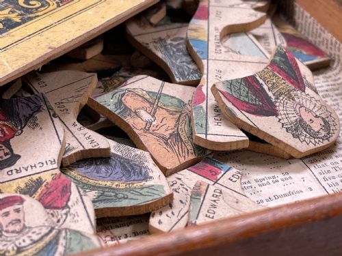 AN ANTIQUE DISSECTED PUZZLE ENGLISH KINGS AND QUEENS - ADDITIONAL PHOTO 6
