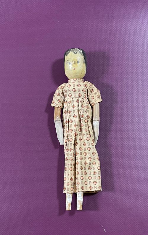 ANTIQUE PEG JOINTED WOODEN GRODNERTAL TYPE DOLL - ADDITIONAL PHOTO 2
