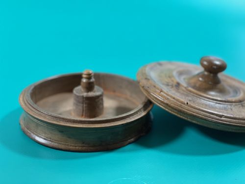 ANTIQUE TREEN SPICE BOX FROM DR RECKLESS COLLECTION - ADDITIONAL PHOTO 5