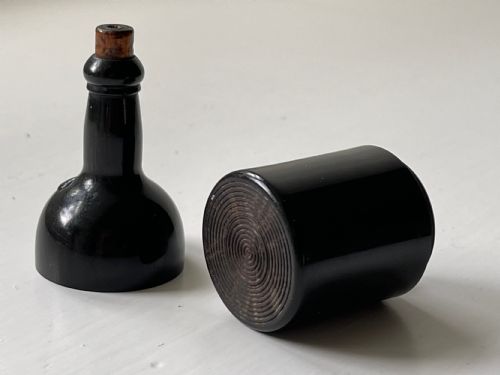 AN UNUSUAL ANTIQUE TREEN GO TO BED SHAPED AS A WINE BOTTLE - ADDITIONAL PHOTO 1