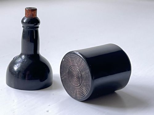 AN UNUSUAL ANTIQUE TREEN GO TO BED SHAPED AS A WINE BOTTLE - ADDITIONAL PHOTO 3